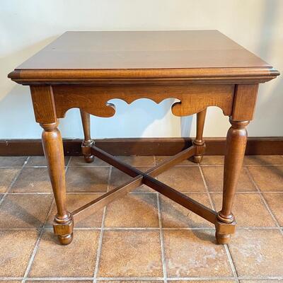 SOLID WOOD SQUARE END TABLE