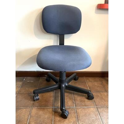 BLUE ARMLESS OFFICE CHAIR