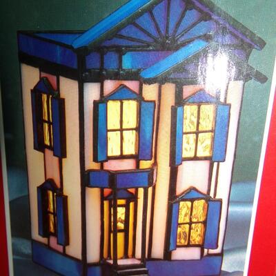 LOT 120  NEW CRYSTAL VILLAGE STAINED GLASS HOUSE