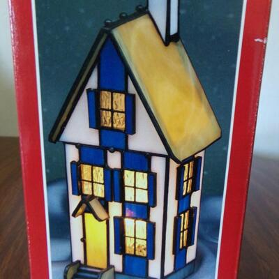 LOT 122 CRYSTAL VILLAGE STAINED GLASS HOUSE