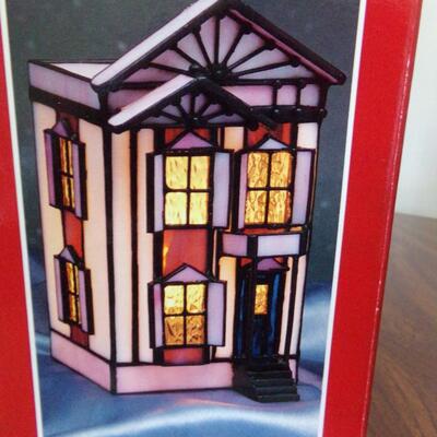 LOT 123  NEW CRYSTAL VILLAGE STAINED GLASS HOUSE