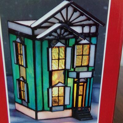 LOT 124  NEW CRYSTAL VILLAGE STAINED GLASS HOUSE