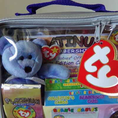 LOT 132  NEW TY BEANIE BABY COLLECTIBLE GIFT SET