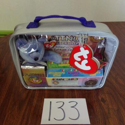 LOT 133 NEW TY BEANIE BABY COLLECTIBLE GIFT SET