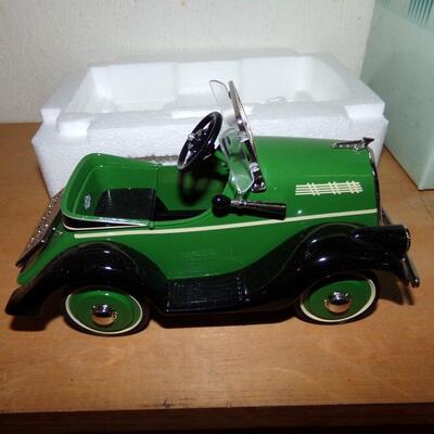 LOT 152  NEW KIDDIE CAR COLLECTIBLE