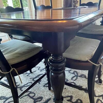 Beautiful Hooker kitchen table and 6 chairs