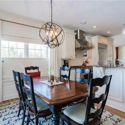Beautiful Hooker kitchen table and 6 chairs