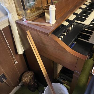 lot 329- Vintage organ, bench, misc. items, fountain, statue, clock, chairs