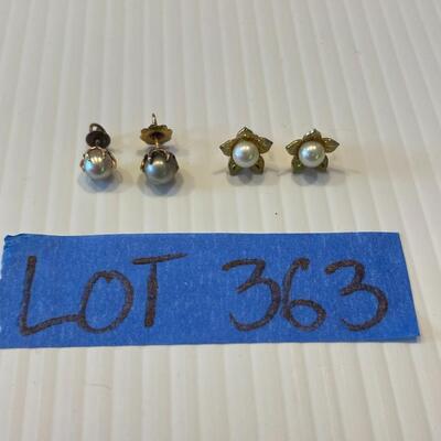 lot 363- 2 pairs of 14K gold and cultured pearl earrings 2 pairs