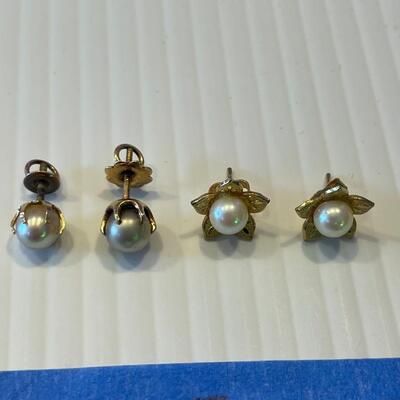 lot 363- 2 pairs of 14K gold and cultured pearl earrings 2 pairs