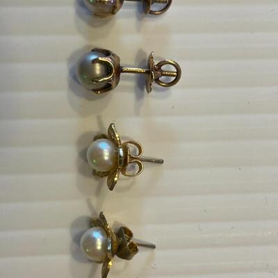 lot 363- 2 pairs of 14K gold and cultured pearl earrings 2 pairs