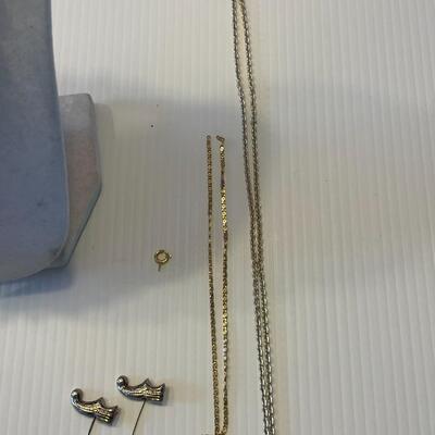 lot 365- misc. costume jewelry