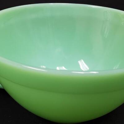 Fire king Jadeite Mixing Bowl with spout