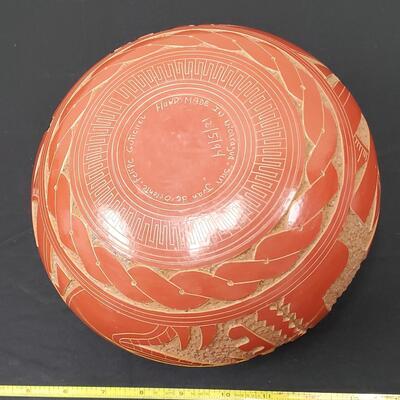 Juan de'Oriente ` Felipe Guticirez  Pot   Handmade in Nicaragua
