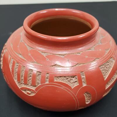 Juan de'Oriente ` Felipe Guticirez  Pot   Handmade in Nicaragua