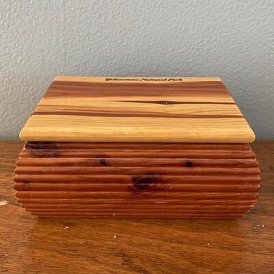 Small Lidded Wood Trinket Dresser Box Yellowstone National Park Souvenir