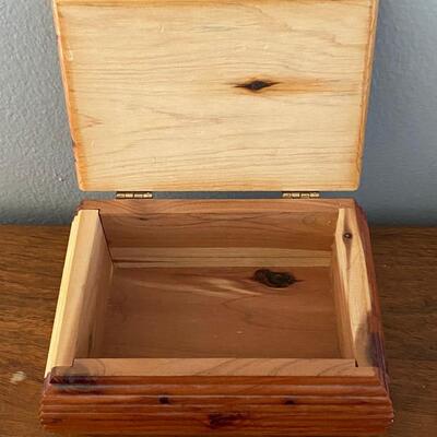 Small Lidded Wood Trinket Dresser Box Yellowstone National Park Souvenir