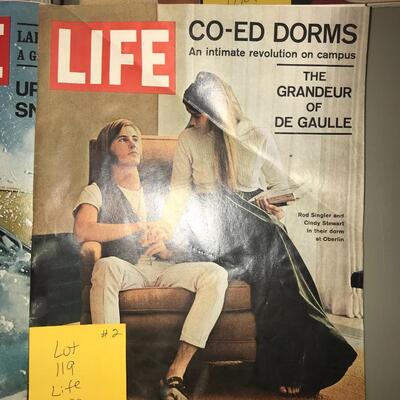 Life Magazine Co-Ed Dorms The Grandeur of De Gaulle November 20, 1970 (Lot 119)