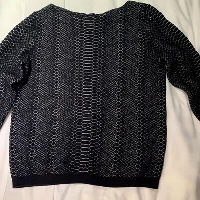 Women's Worthington Alligator Sweater Size Large
