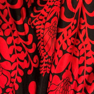 Women's Reborn Black & Red Dress Size Large