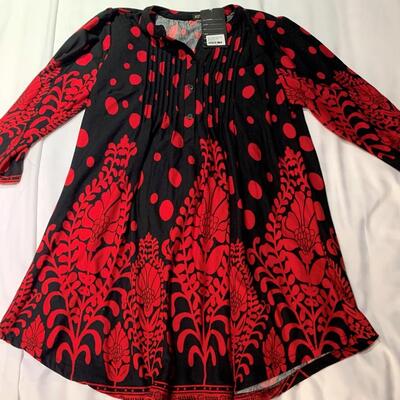 Women's Reborn Black & Red Dress Size Large