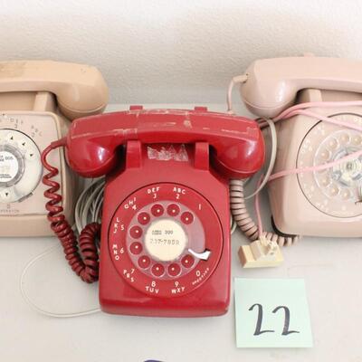 Lot 22 Collectible Vintage Phones #2