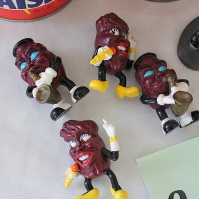 Lot 33 California Raisins Collectibles