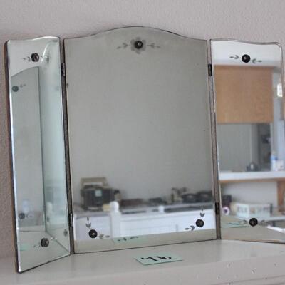 Lot 46 Vintage Vanity 3 Panel Beveled Glass Vanity Mirror