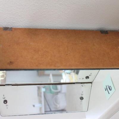 Lot 46 Vintage Vanity 3 Panel Beveled Glass Vanity Mirror
