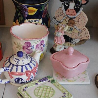 Lot 63 Misc. Kitchen Decor & Collectibles