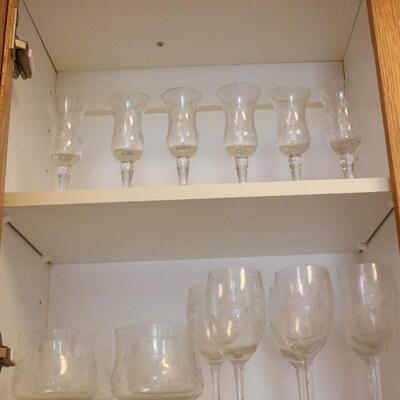 Lot 73 Glassware