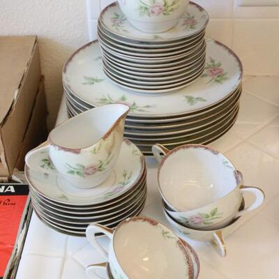 Lot 85 Fine China Sango Tradition Set