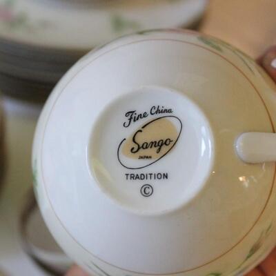 Lot 85 Fine China Sango Tradition Set