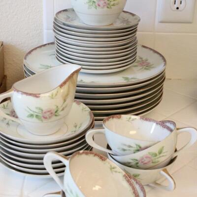Lot 85 Fine China Sango Tradition Set