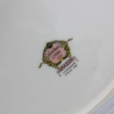 Lot 95 Green Theme - 23K Gold, Royal Albert