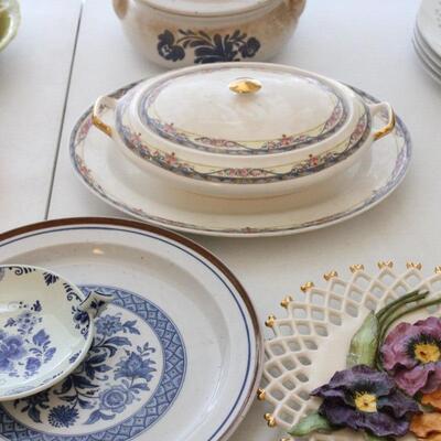 Lot 97 Blue Theme - 18K Gold Penn China