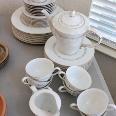 Lot 101 Fine China Sango - Moulin