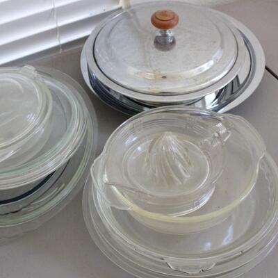 Lot 105 Pyrex