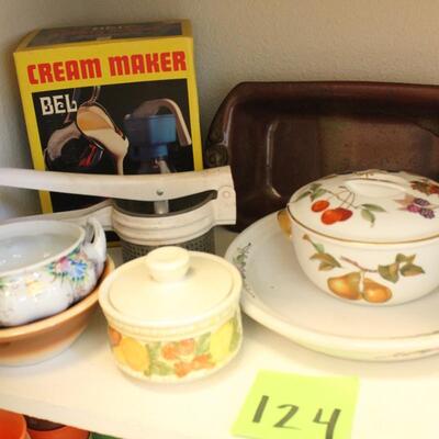 Lot 124 Misc. Kitchenware