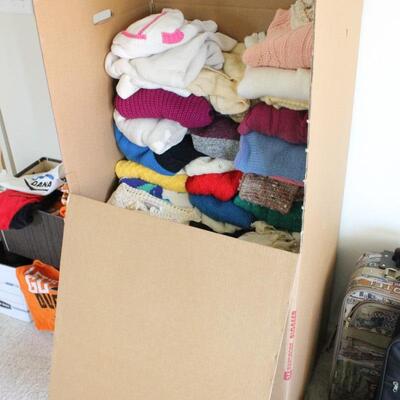Lot 139 XL Box of Vintage Women's Clothing