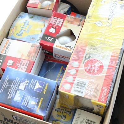 Lot 141 HUGE lot of NWT Light Bulks