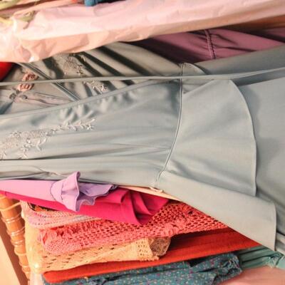 Lot 152 Entire Contents of Women's Vintage Clothing Closet