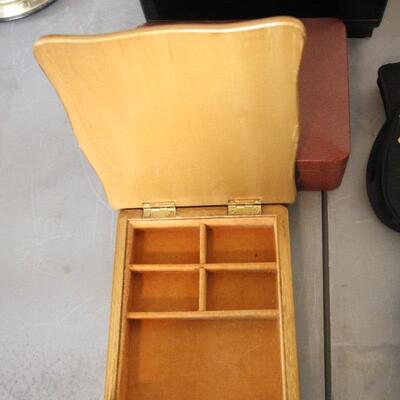 Lot 154 Vintage Jewelry Boxes