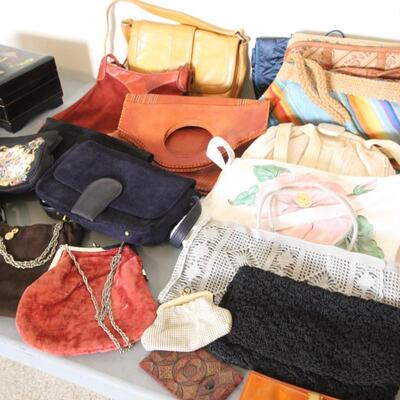 Lot 155 Vintage Women's Purses