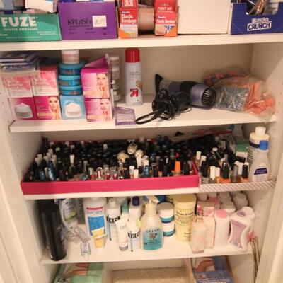 Lot 159 Contents of Bathroom Supply Closet