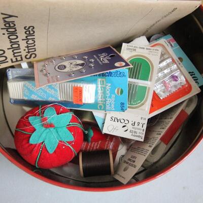 Lot 171  Vintage Sewing Kit #1