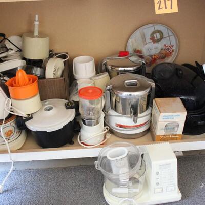 Lot 217 Contents of Kitchen Shelf #1