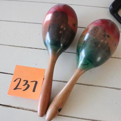 Lot 237 Maracas