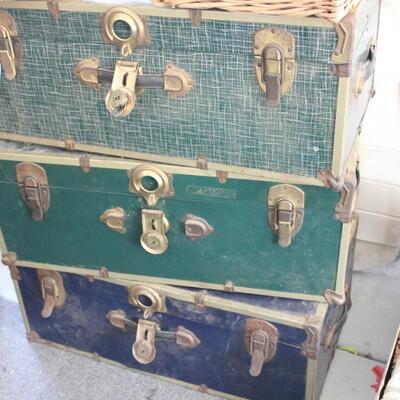 Lot 253 3 Vintage Metal Trunks