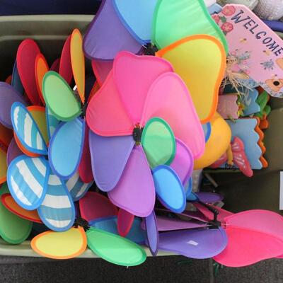 Lot 257 Outdoor Wind Spinners